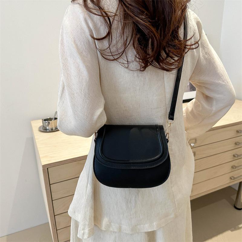 Taška Nová trendy retro sedlová taška, texturovaná messenger taška s nikaovým vzorem, jednoduchá a všestranná dámská taška přes rameno