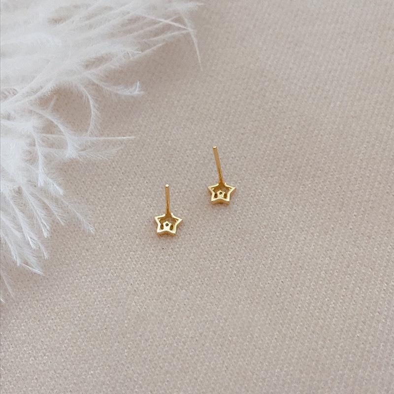 Versatile Mini Hollow Star Stud Earrings: S925 Sterling Silver Gold-Plated for Women