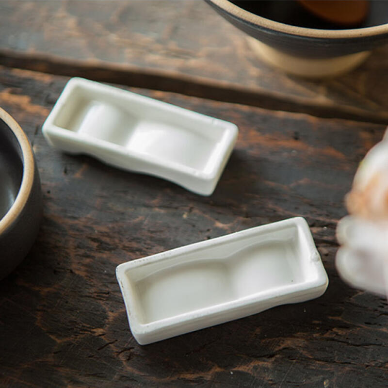 Ceramic spoon rest