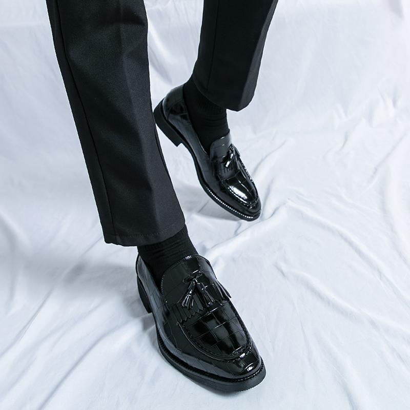Męskie buty skórzane trampki modne buty codzienne włoskie oddychające buty rekreacyjne męskie lekkie trampki wysokiej jakości markowe buty duży rozmiar 46