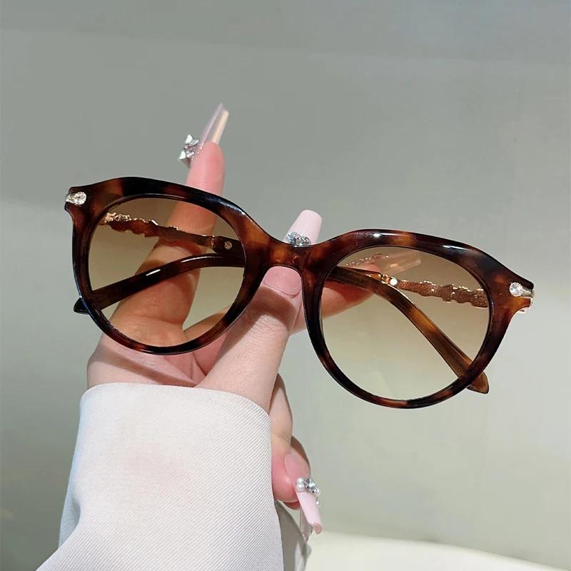 Round Sunglasses with Rhinestones Women  New in Gradient Outdoor Decor Shades Trendy Luxury Brand Design Sun Glasses