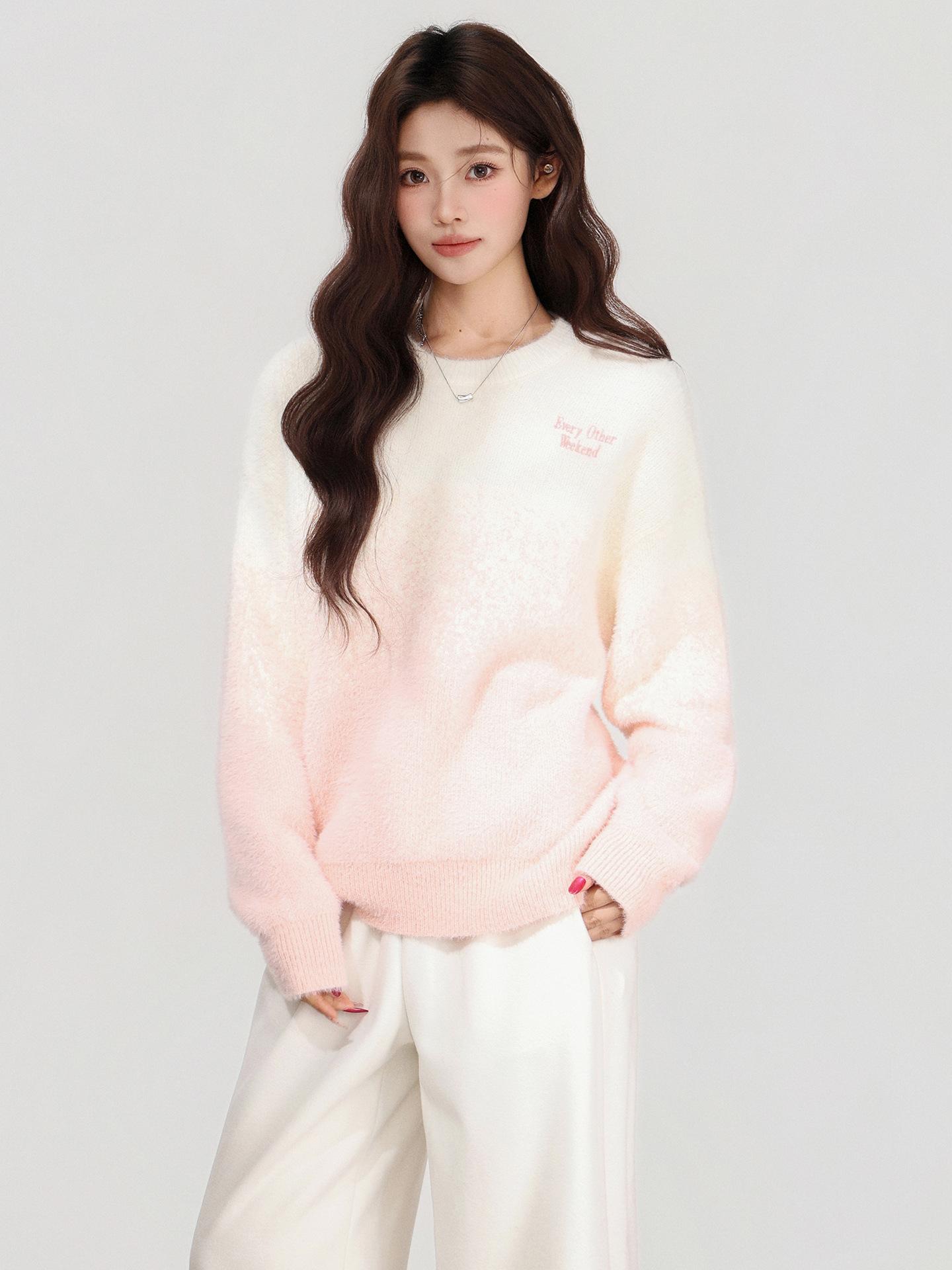 

Pink gradual change Korean crew neck thickened sweater outer wear women s autumn and winter gentle soft waxy pullover knitted sweater top One size fits all розовый