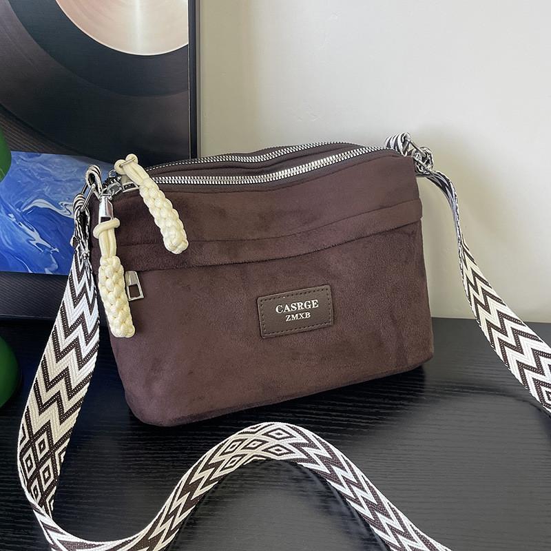 Water Bucket Bag For Women With Leather Suede Material And Chain Detail For Casual Daily Use