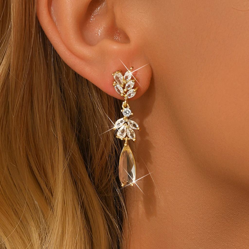 Ladies' fashionable design water droplet earrings Zircon suitable for dates, parties, holidays, gifts