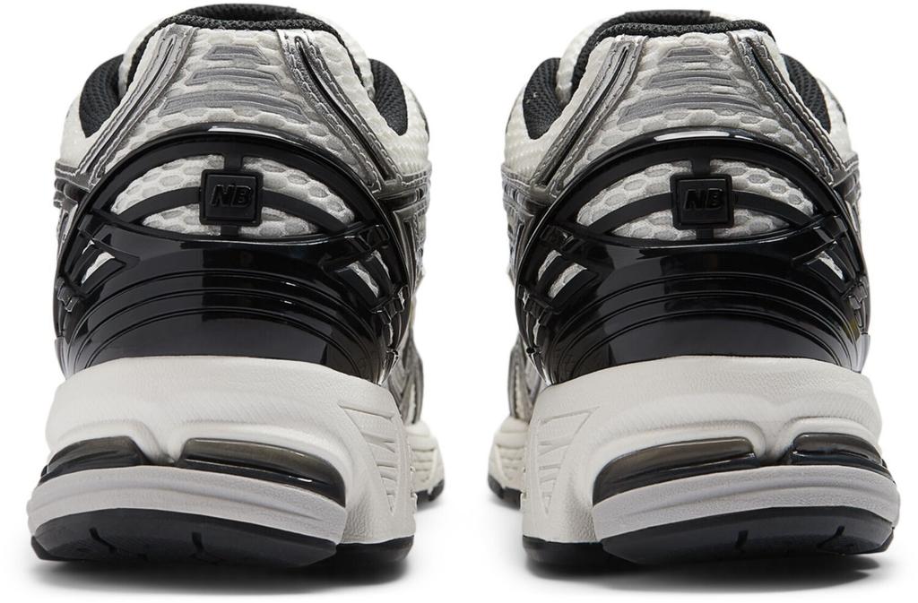 Кроссовки New Balance 1906R (M1906RER) серебристый металлик/черный/морская соль