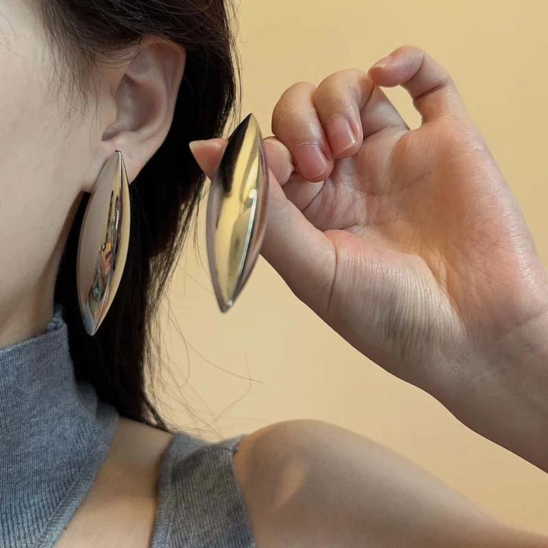 Vintage Exaggerated Metal Conical Smooth Plain Long Stud Earrings for Women Light Geometry Earrings Jewelry