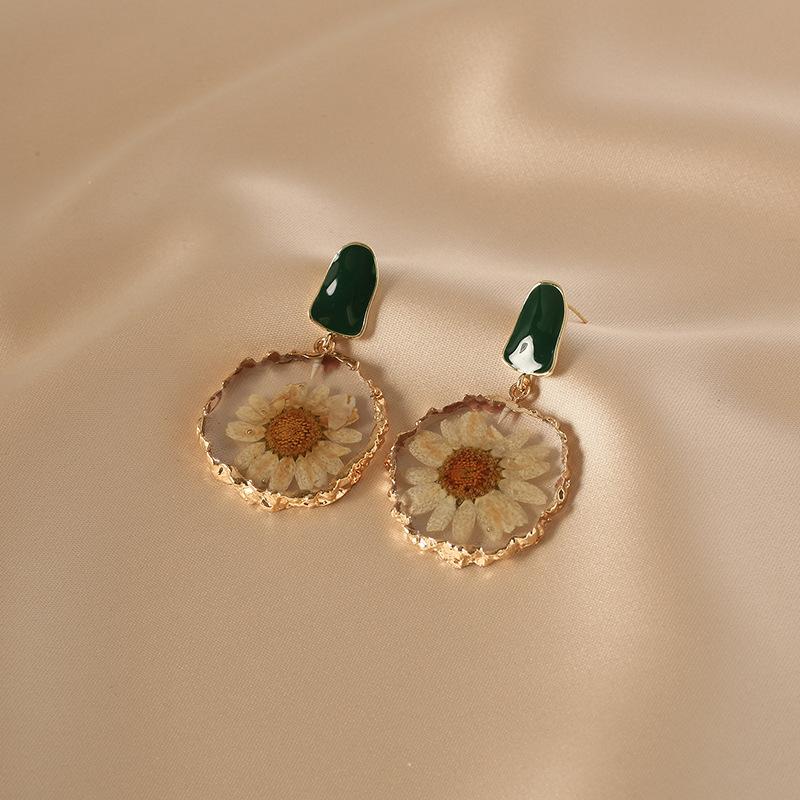 

Летние свежие серьги-цветы подсолнуха и ромашки с сухоцветами, ощущение высокого класса, темперамент легкой роскоши, серьги, женские лесные серьги