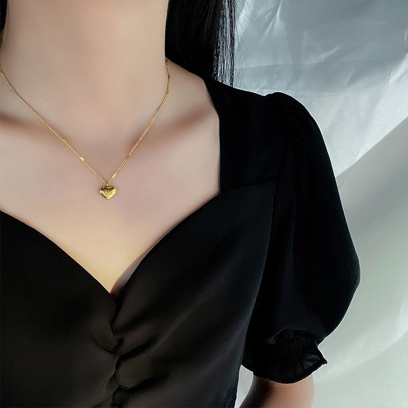 New Titanium Steel Gold Plated Love Heart Pendant Necklace For Women Trendy Simple Neck Light Luxury Jewelry Gift Choker