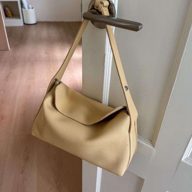 Niche Design Bag Women's Large-capacity New Summer Leisure Shoulder Messenger Bag Commuter Dumpling Bag