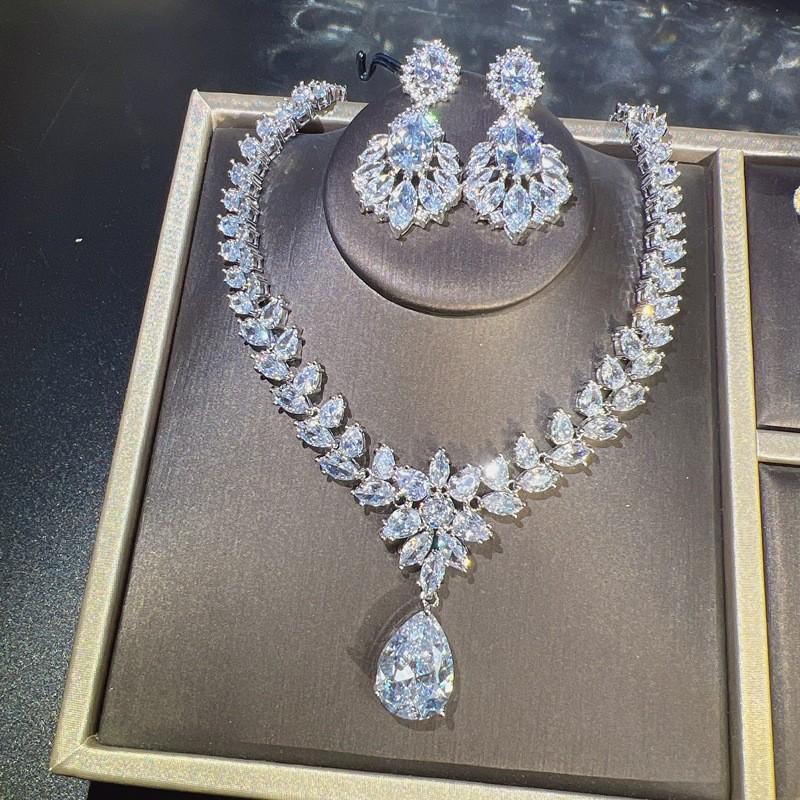

925 sterling Copper Moissanite Diamond Zircon Set Explosion Flash Hot New Luxury Pendant Necklace Female Earrings Set