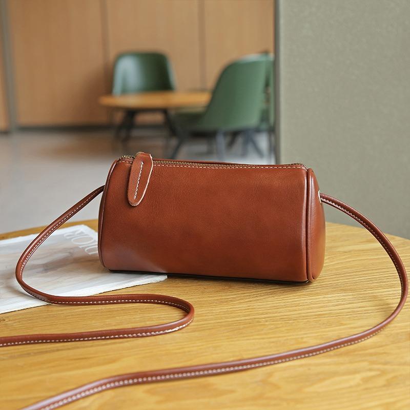 Leather women's bags, small bags, new high-end retro shoulder bags, fashionable versatile cowhide messenger bags, bags for women