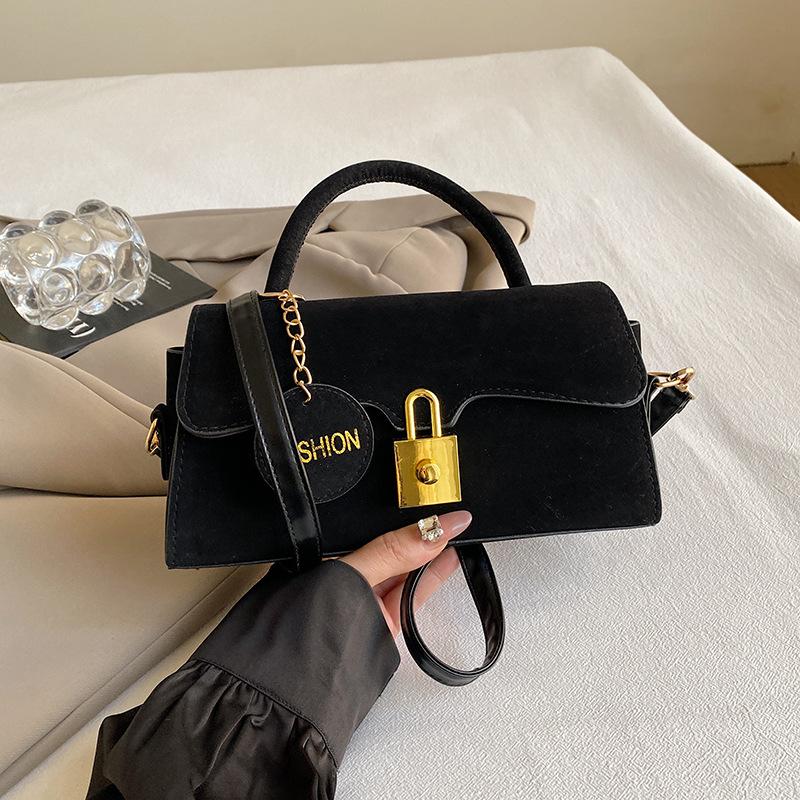 

Casual fashion messenger bag casual retro underarm small square bag autumn new retro shoulder bag чёрный