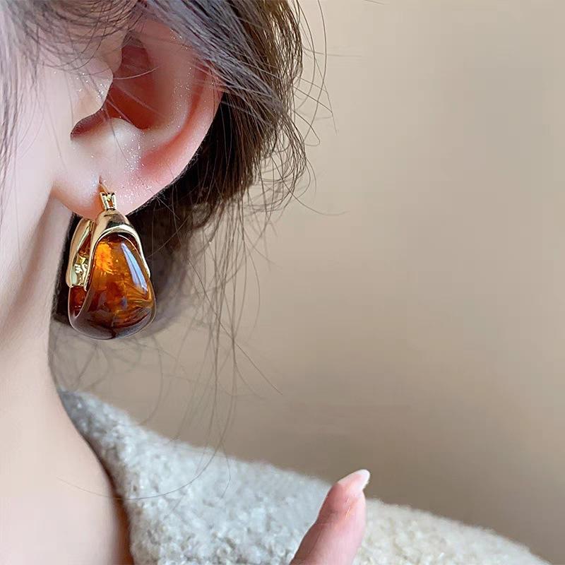 Retro Y2K U-Shaped Resin Ear Cuffs for Autumn & Winter