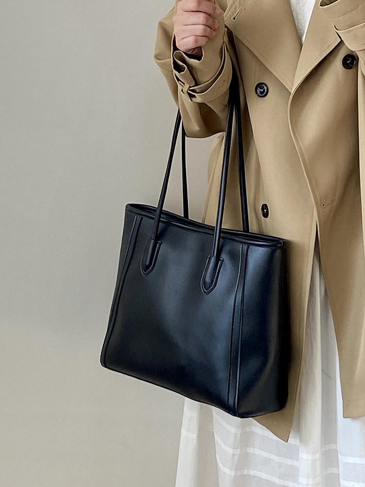 Classic Black Handbags for Women French Texture Soft PU One Shoulder Bags Casual Large Capacity Tote Bag 2026 New Trend