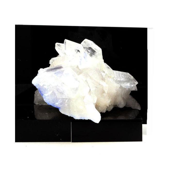 Pierres et Minéraux. Quartz + Dumortierite. 2669.0 ct. Vaca Morta quarry, Bahia, Brésil.