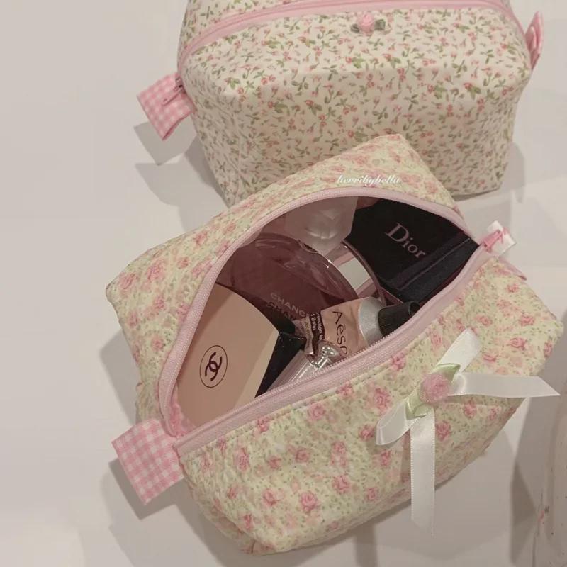 Xiaohongshu Quilted Bear Cosmetic Bag: High-Value, Gentle Print Wash Bag