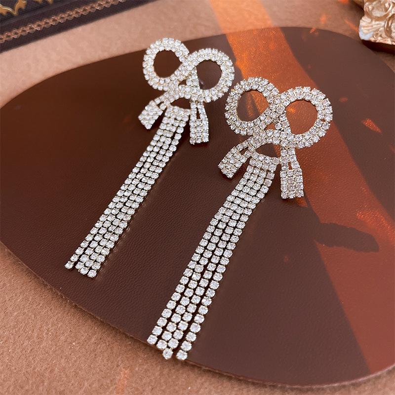 S925 Silver Needle Rhinestone Tassel Earrings - Exquisite Long Claw Chain with Colored Diamonds, European & American Style