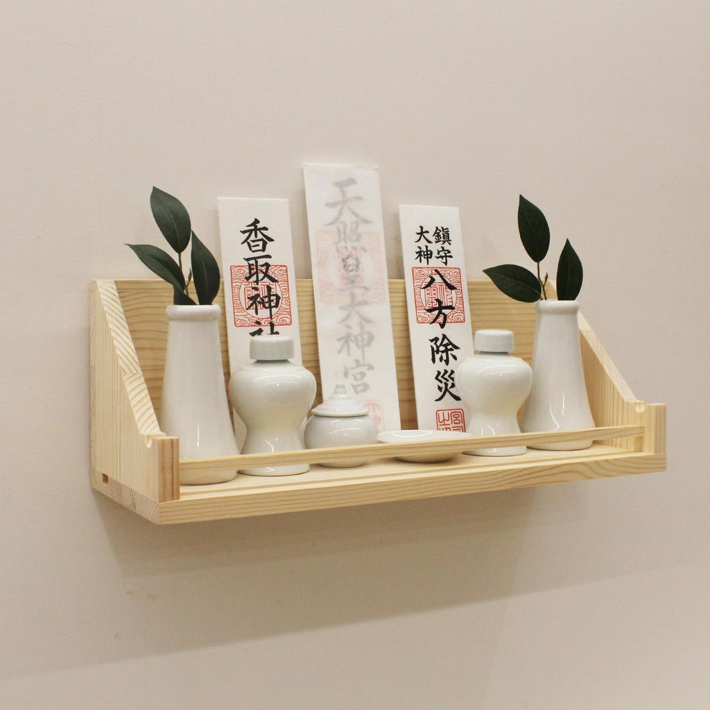 YA-TANAITA-40 (Japan, Kamidana Type E) - Wall-Mounted Shinto Shrine Holder for Ancestral Shrines, Fuda, One Shrine, Three Shrines, and Cloud Designs