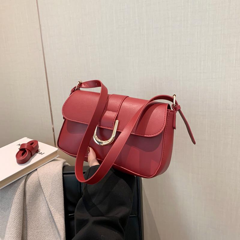 

Женская мода 2025: Универсальная квадратная сумка через плечо - Высококлассный весенний стиль красный