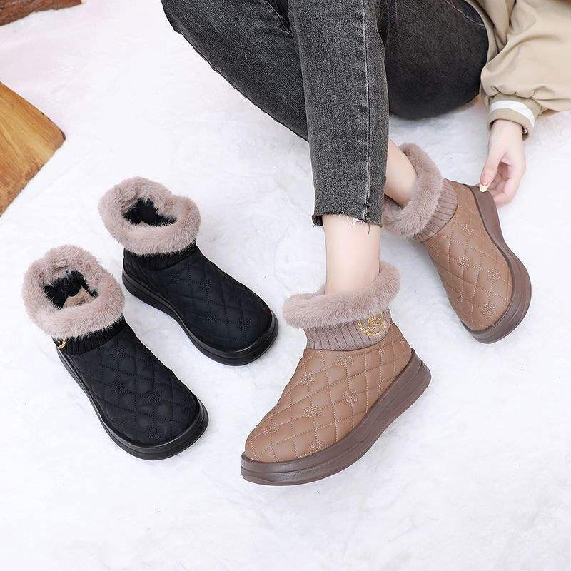 Winter Old North Cloth Shoes Women's Cotton Shoes Velvet Warm One Pedal Waterproof Leather Boots Soft Sole Non-slip Mother Shoes