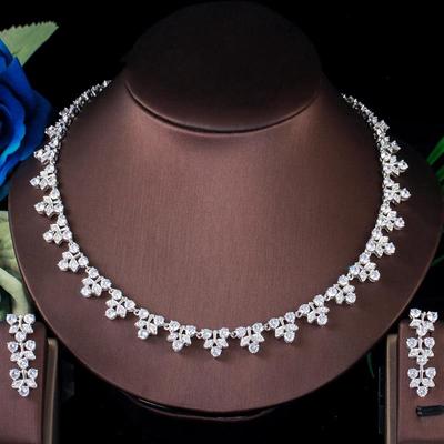 CMM Precioso conjunto de pendientes y collar con gargantilla de hoja de circonita cúbica brillante