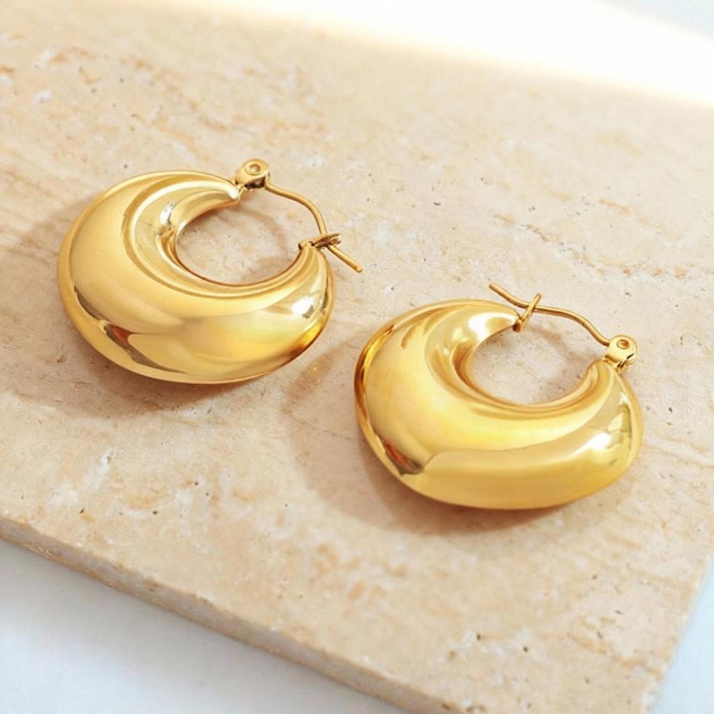 18K Gold Plated Stainless Steel Heart Earrings - Elegant, Versatile, and Luxurious