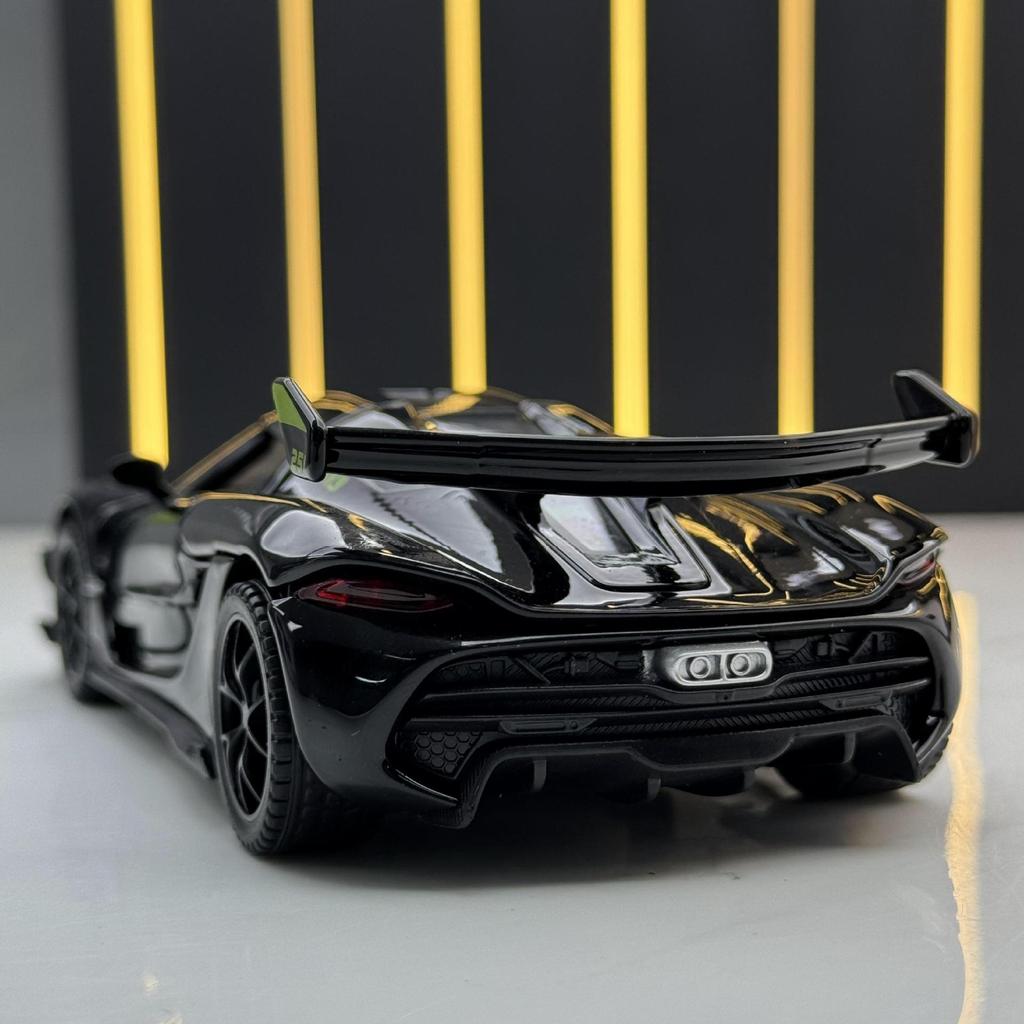 1/32 Alloy Die-cast Koenigsegg JESKO Sports Car Model Sound and Light Return Belt Base Ornament Children's Toys Birthday Gift