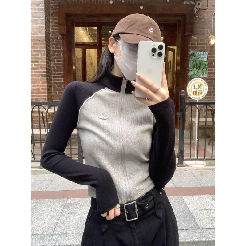 Wear a Contrasting Color Stand-up Neck Knitted Cardigan In Early Autumn, Front Shoulder Zipper, Long-sleeved Top, Slim-fitting Jacket for Women