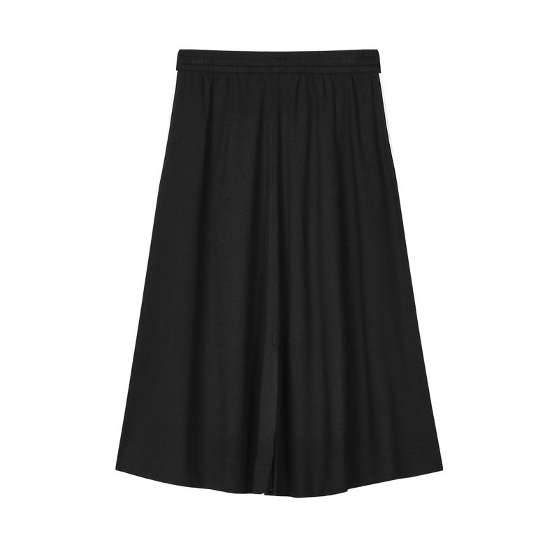 

New FILA Casual Short Skirts Women s Jet Black F11W438302FBK 175//74A/XL