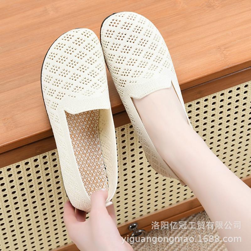 Old Beijing Cloth Shoes Mother Shoes Summer Breathable Sandals Non-slip Soft Sole Elderly Shoes Women's Mesh Shoes Fashion Casual