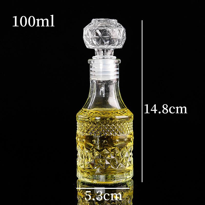 European Style Transparent Glass Carved Small Wine and Liquor Bottle/Vase