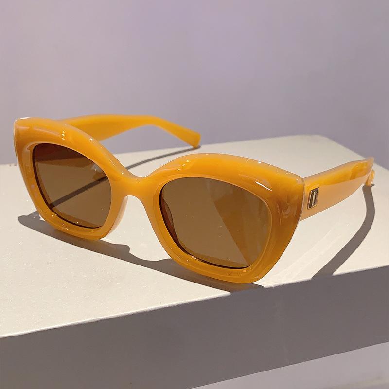 

Luxury Brand Designer Vintage Cat Eye Sunglasses Women For Female Sun Glasses Trendy Punk Popular Big Frame Eyeglasses