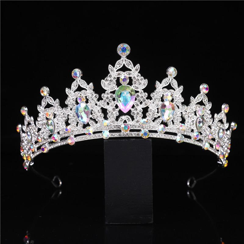 Retro Crown Necklace and Earring Set: Luxury Three-Piece Bridal Jewelry for Weddings and Banquets