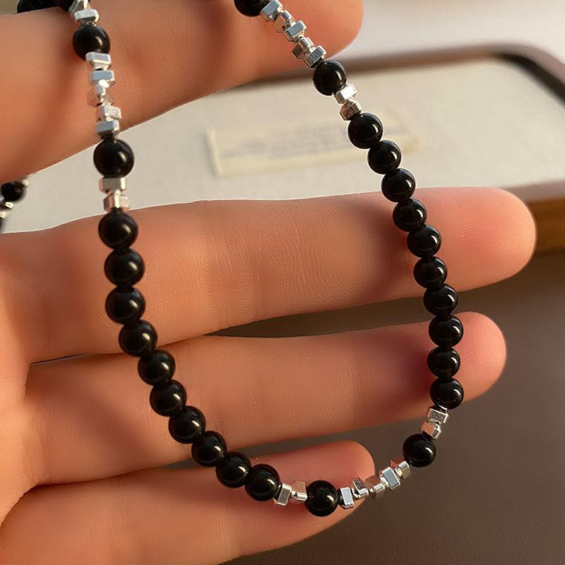 Collana Clavicolare da Donna in Acciaio Titanio con Perline di Agata Nera Retro Gioielli