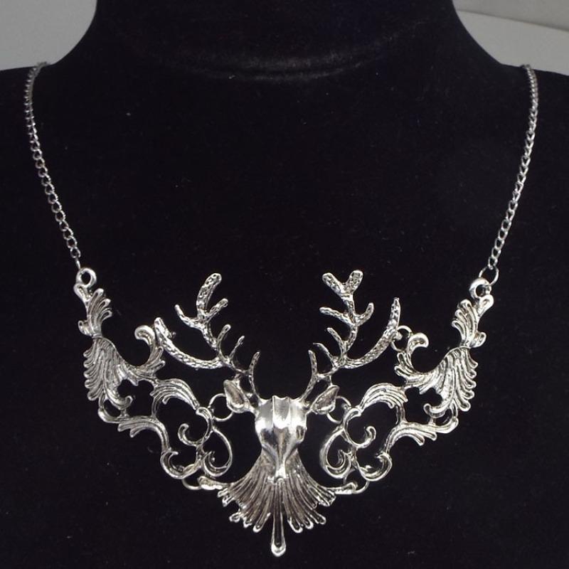 

Retro European Antique Gold Color Deer Head Pendant Necklace Sweater Chain One Size срібний