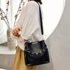 Chain Women Leather Shoulder Bag Casual Women Handbags Crossbody Bag Bucket Bags for Women Designer Messenger Bags