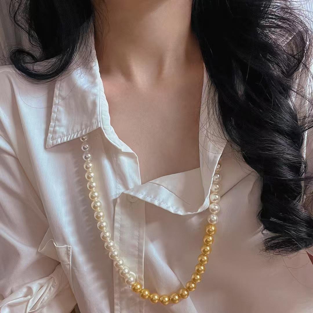 

Vintage Maillard Cold White Warm Gold Artificial Crystal Pearl Necklace Sweater Chain Autumn And Winter New Models