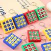 Portachiavi Tris XO: Gioco da tavolo educativo in plastica Go-Moku per studenti
