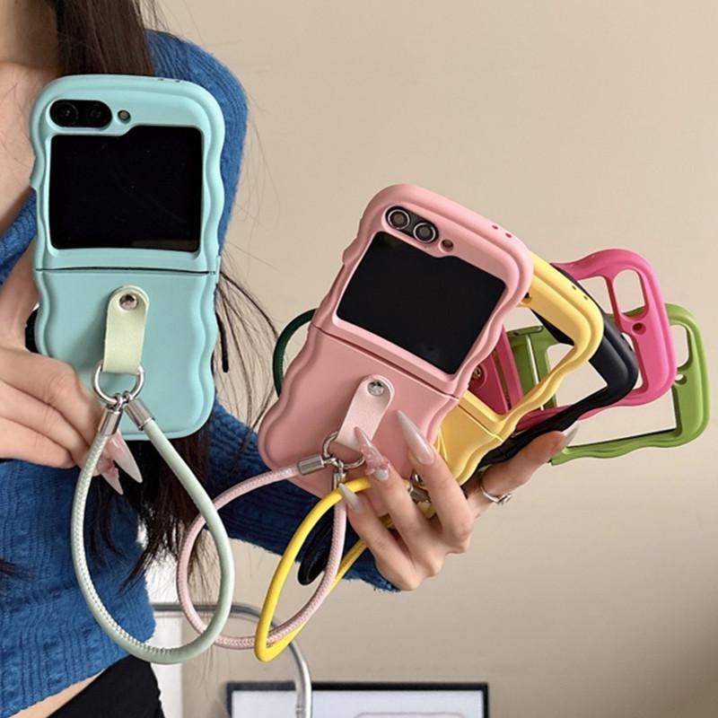 Leather Lanyard for Samsung Z Flip Series: Compatible with Z Flip 6/7 Silicone Case, Cross-Border Trade Accessory.