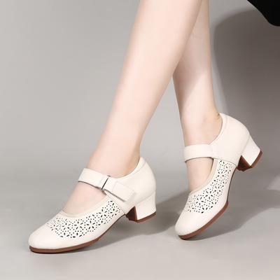 2025 neue Tanzschuhe Tanzschuhe Damen Weichsohlenlehrerschuhe Körpertrainingsschuhe Square Dance Damenschuhe Lateintanzschuhe