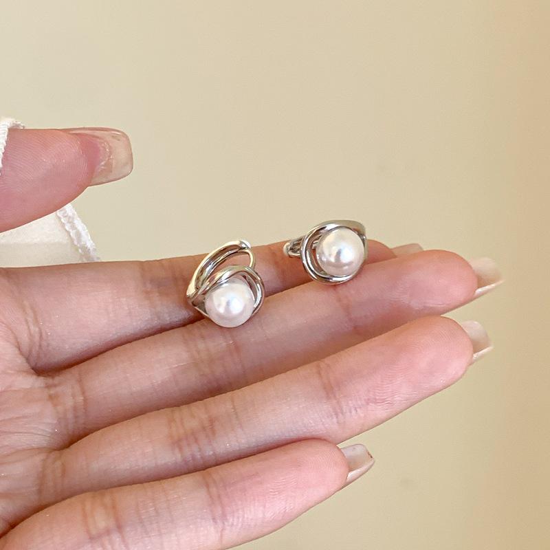 Elegant Silver Geometric Pearl Earrings: Sophisticated, Minimalist, and Versatile for Women