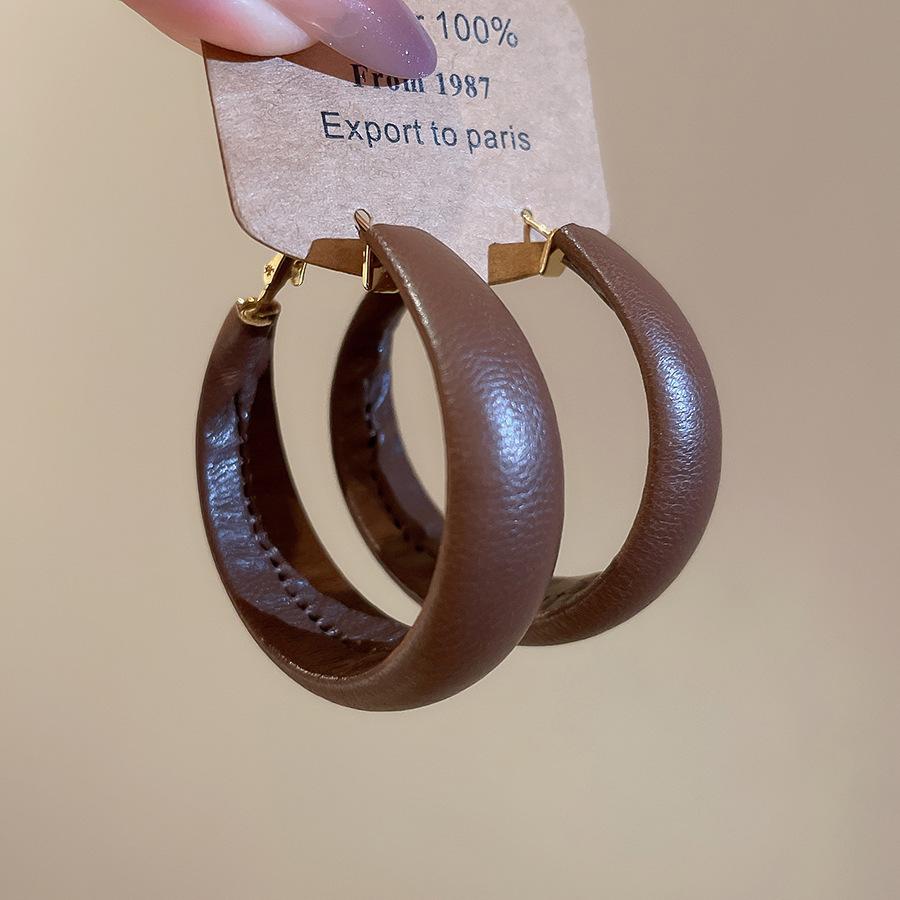 European and American retro autumn and winter geometric leather leopard print earrings light luxury stud earrings personality temperament earrings