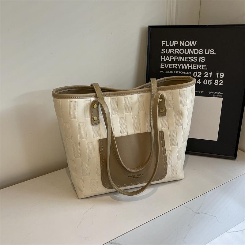 

New fashion temperament tote bag large capacity armpit bag simple handbag shoulder bag women s bag tote bag