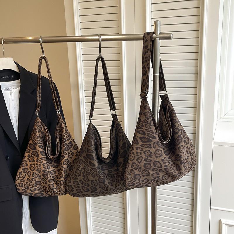 Stylish Leopard Print Tote Bag Women PU Leather Shoulder Crossbody With Zip Structured Design