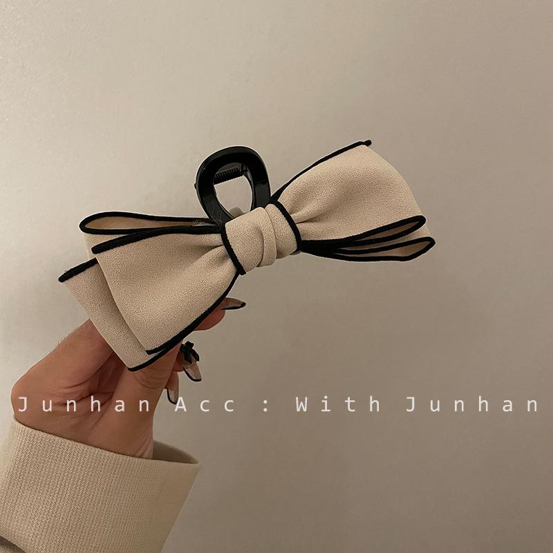 Korean INS Temperament Black & White Bow Shark Hair Clip - Sweet Large Claw for Girls