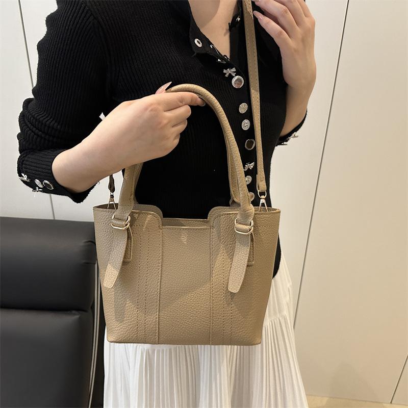 Premium Handbag Bag Women 2025 New Trendy Fashion Texture Shoulder Bag Popular Commuter Messenger Bucket Bag
