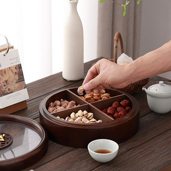 New Chinese Style Solid Wood Candy Box: Light Luxury Retro Compartmental Storage for Coffee Tables or Weddings.