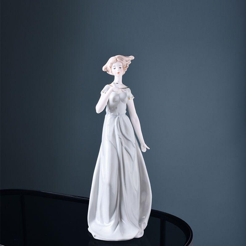 

Западная женщина Керамические украшения для европейского домашнего декора - Гостиная, Винный и ТВ-шкафы