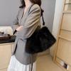 Luxury Furry Shoulder Bag Solid Color Soft Tote Bag Large Capacity Fluffy Clutch Bag