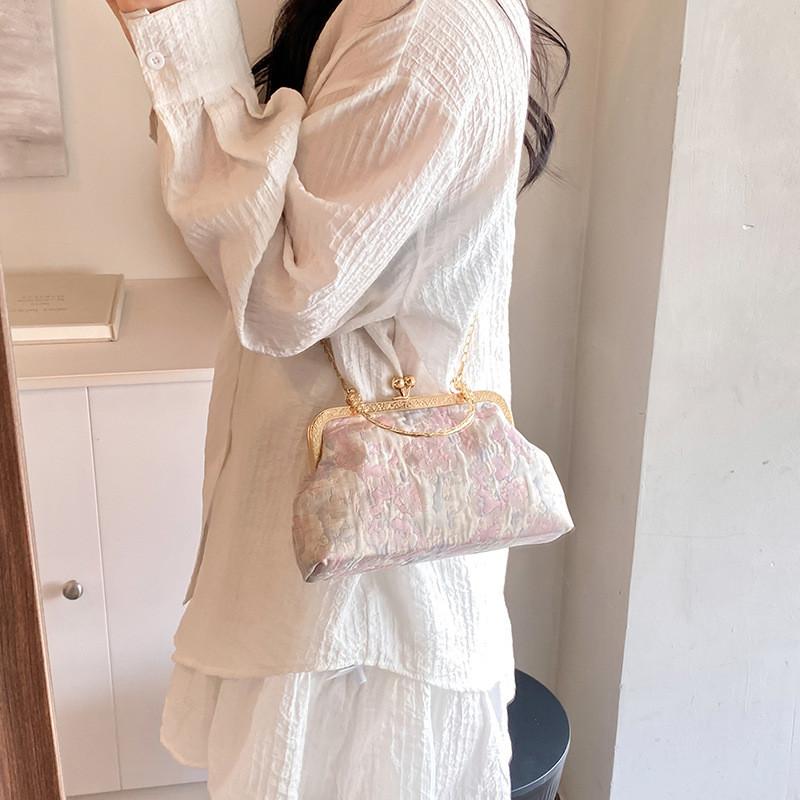 Chic Silk Shoulder Bag Stylish And Trendy Street Fashion Summer 2024 Unique Design
